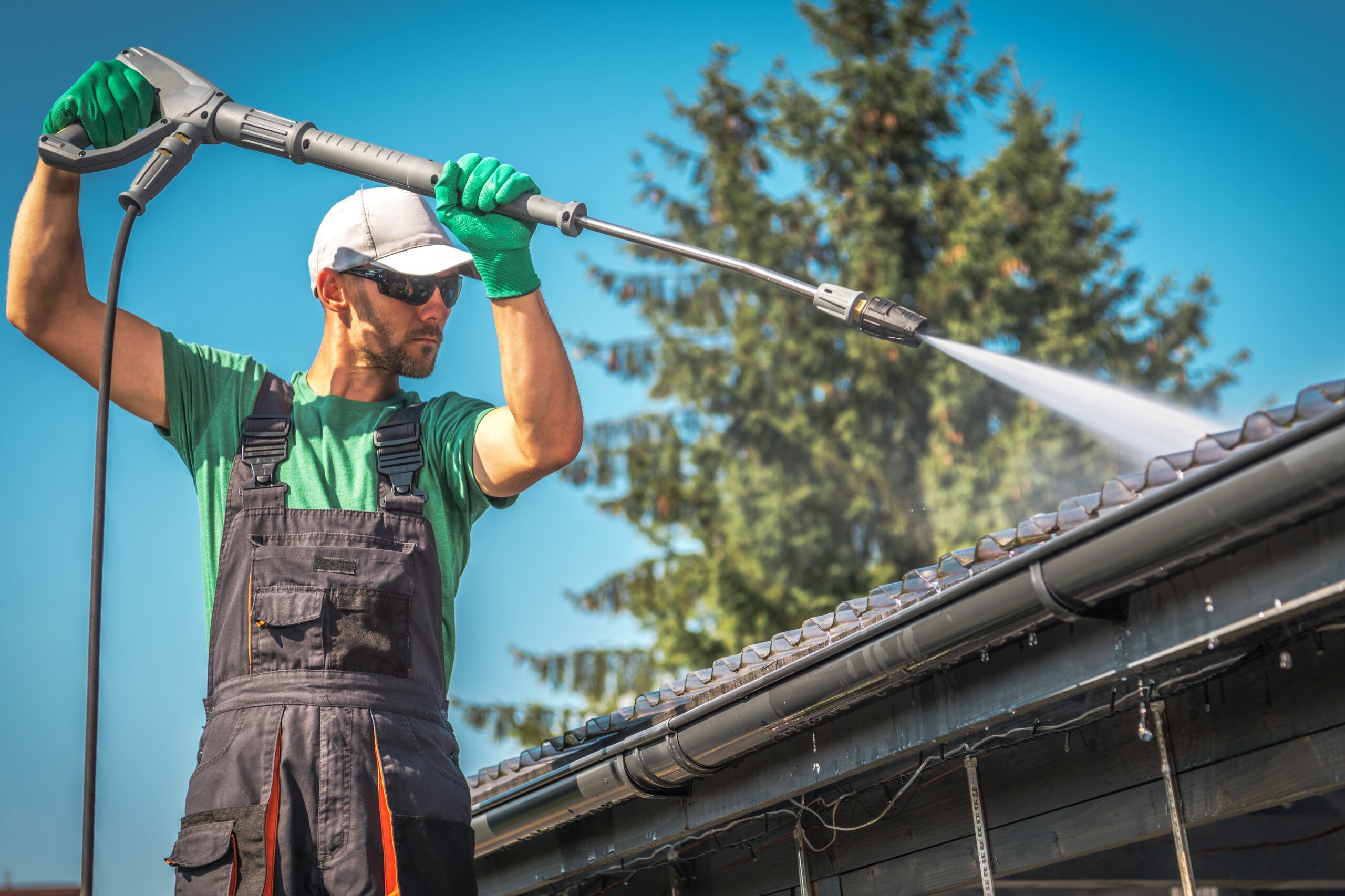 Roof Washing Services in Jacksonville, FL: Renewing Your Roof’s Brilliance