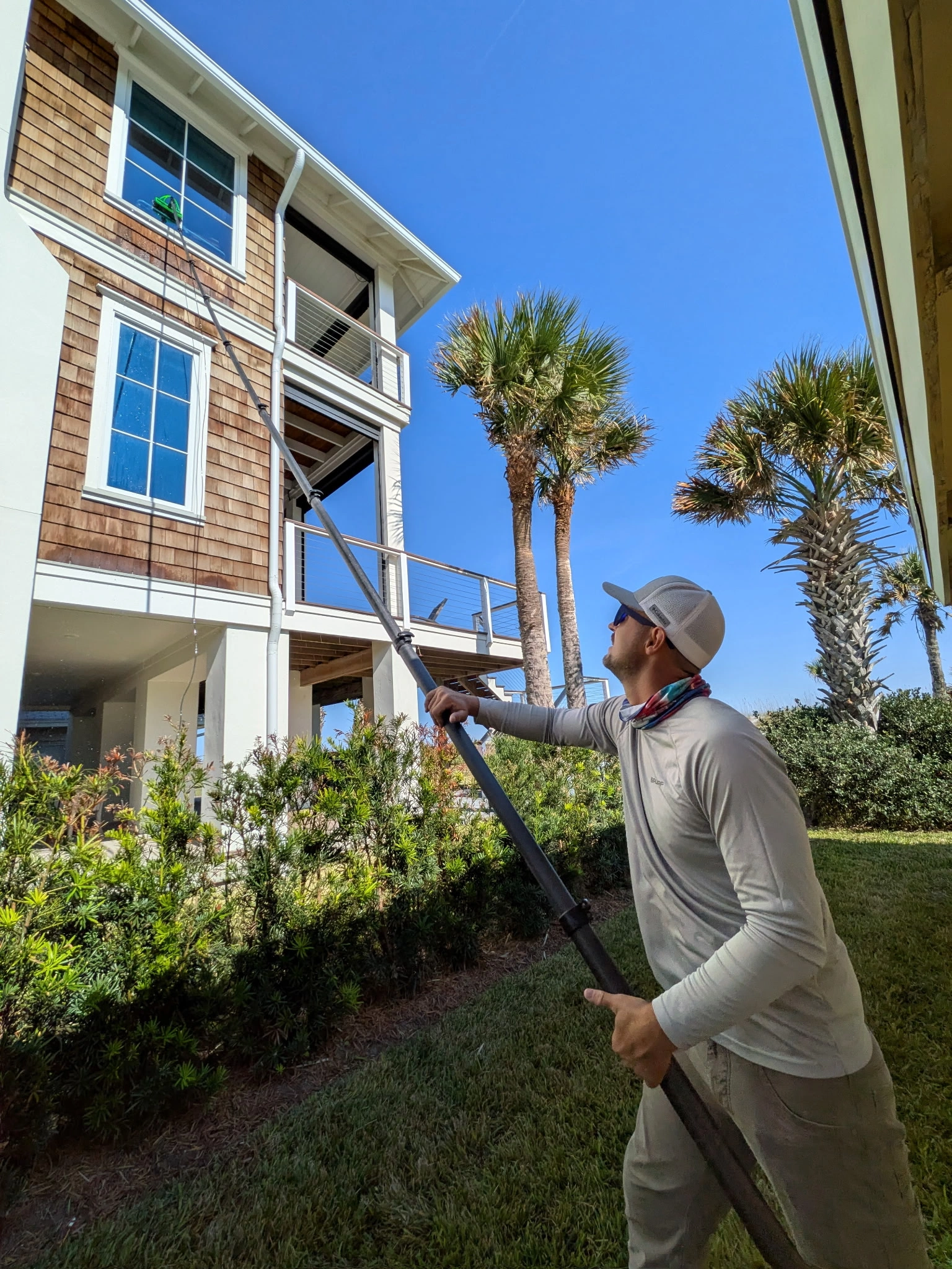 Professional window cleaning at a Jacksonville Beach, FL home